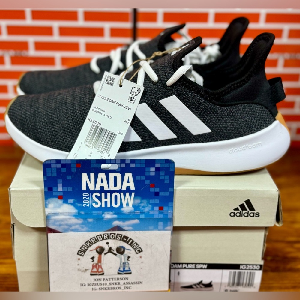 🌤️Size 7.5W/6M - adidas Cloudfoam Pure Black White Gum🌤️